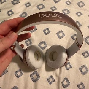 Wireless Beats Solo 3 Rose Gold